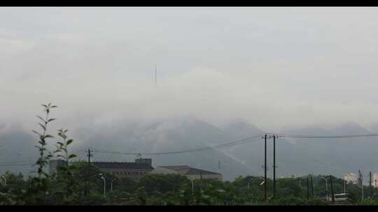 雨天惠山云雾