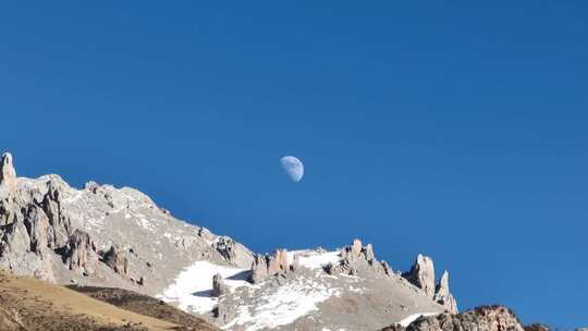 无人机航拍西藏奇山