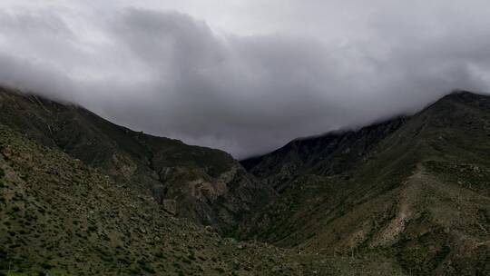 山区 山谷 流云 水汽 云动 山峰