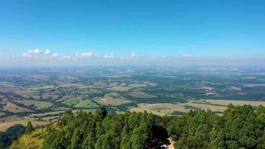 乡村风光鸟瞰图。乡村景观。