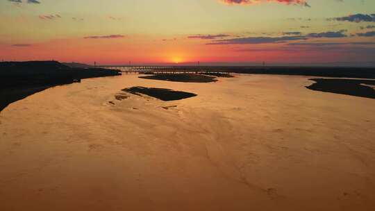 航拍黄河日出夕阳母亲河日落水面大河