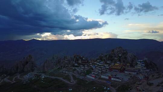 西藏丁青县孜珠寺雍仲苯教航拍孜珠神山