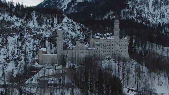 冬日的新天鹅堡。德国巴伐利亚阿尔卑斯山视频素材模板下载