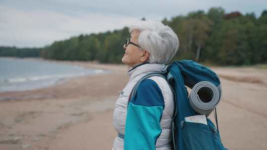 背包，徒步旅行者，女人，海滩