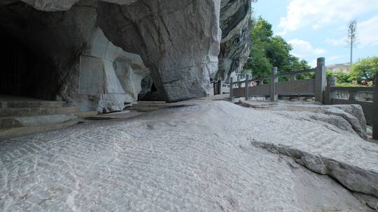 广西桂林自然风光风景伏波山试剑石