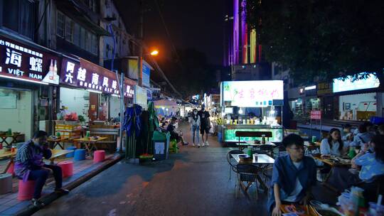 广西南宁中山路美食街夜市烧烤摊夜生活街景