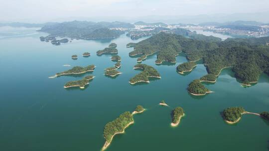 航拍杭州淳安千岛湖黄山尖天下为公景区