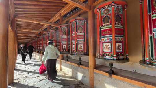 藏族寺庙转经廊藏式祭祀舞蹈