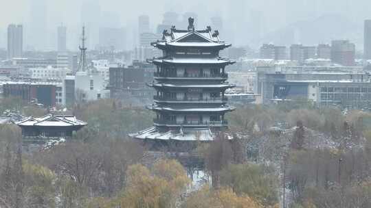 济南大明湖公园雪景航拍        荐