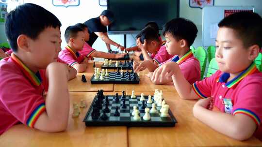 小学生学国际象棋