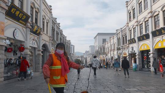 古城里的青石地板路面骑楼街景