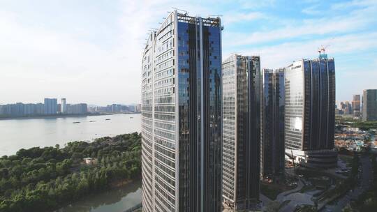 杭州奥体中心江边现代玻璃幕墙高层建筑视频素材模板下载