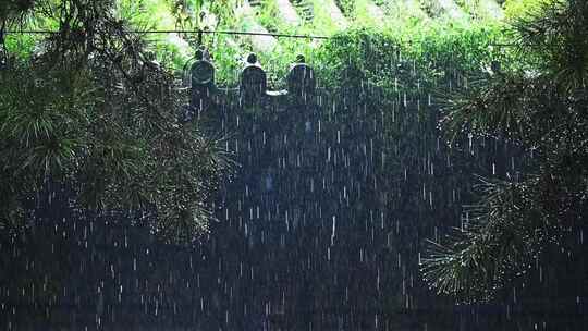 中国风寺庙古建筑下雨雨滴慢镜头