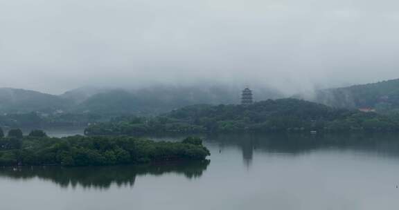 杭州西湖烟雨苏堤三潭印月雷峰塔