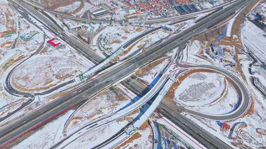 航拍冬季雪后城市立交桥城市风景视频素材