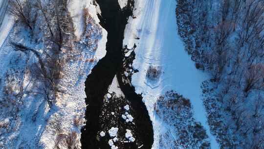 航拍大兴安岭不冻河根河雪景