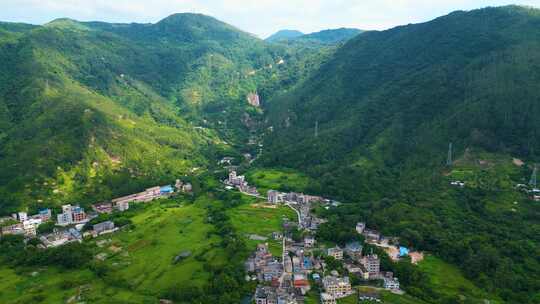 航拍广西山区农村 乡村 房屋 农田