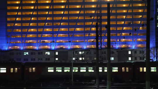 夜间城市旅客列车