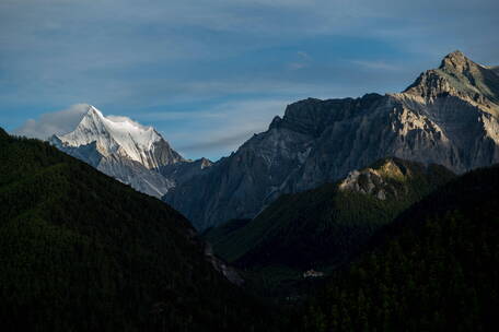 20221012稻城亚丁 雪山 夏诺多吉 大景  延时6k 日落