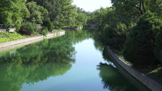 护城河河流运河河堤风景视频素材模板下载