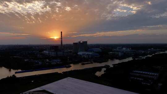 航拍火力发电场能源夕阳晚霞丁达尔光效