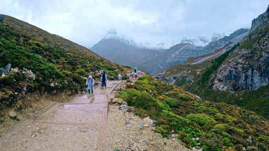 徒步高原风光山川河流雪山峡谷