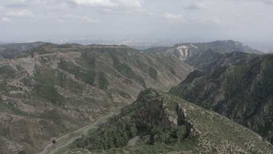 航拍内蒙古呼和浩特大青山井尔梁高山奇石