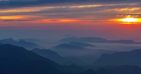 云南自然风光大山山上景观高山峡谷