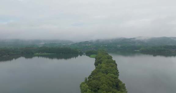 杭州西湖烟雨苏堤三潭印月雷峰塔