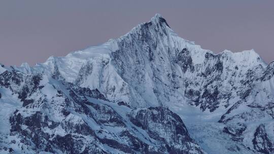 梅里雪山卡瓦格博日照金山朝霞银河月照金山