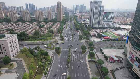 广东佛山城市大道交通车辆行驶航拍