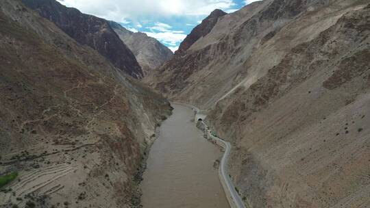 西藏G318川藏公路怒江大峡谷风光视频素材模板下载