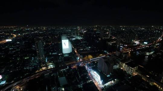 整夜照亮着这座城市