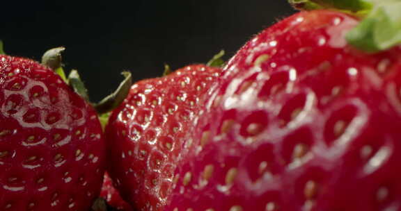 新鲜收获草莓健康天然素食软焦点概念的背景