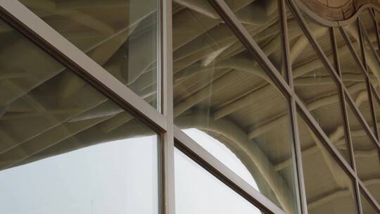 现代建筑设计玻璃墙面钢铁结构