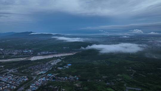 洛阳龙门山伊阙伊河雨后云海视频素材模板下载