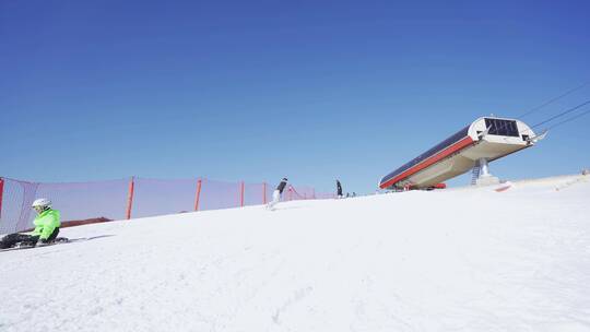 实拍滑雪运动