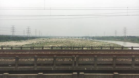 去台湾旅行在火车上拍的沿途风景人文视频