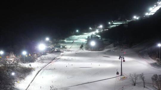 夜间滑雪场 夜滑 滑雪场 夜间滑雪 滑雪