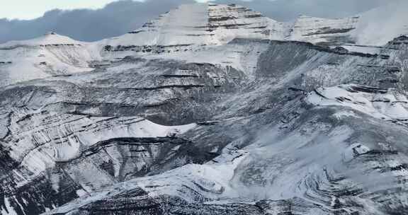 航拍西藏塔尔钦冈仁波齐雪山云海