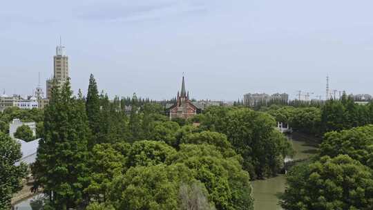 上海影视乐园和平广场与圣恩堂视频素材模板下载