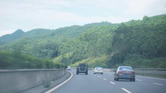 晴朗天气高速公路行车视频车内视角