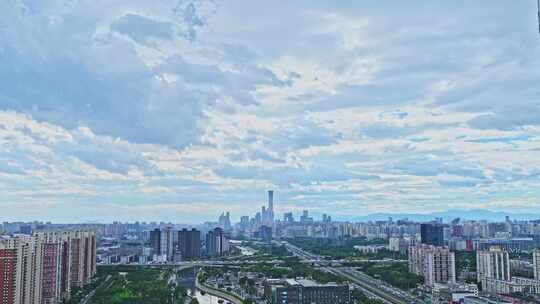 中国北京夏季国贸CBD城市天际线大气流云