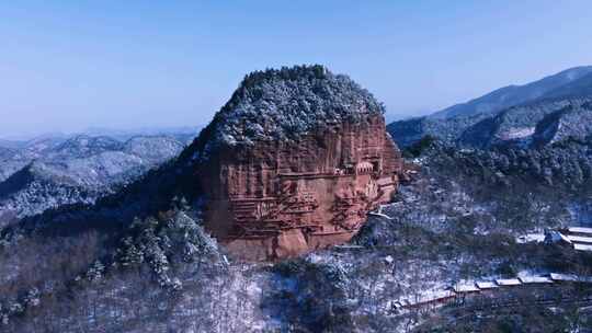 雪景天水麦积山石窟