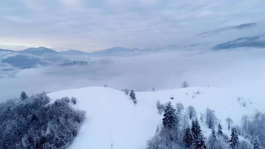 山上的雪_空中的风景