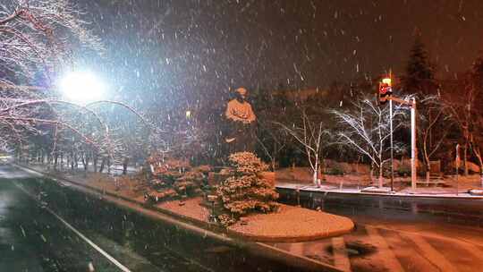 航拍鉴真路扬州雪景夜景鉴真像飘雪