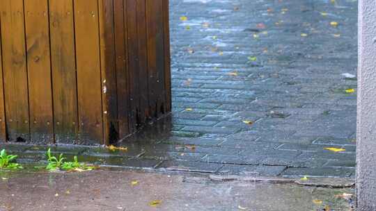 下暴雨下大雨下雨天雨水雨滴街景街道街头风