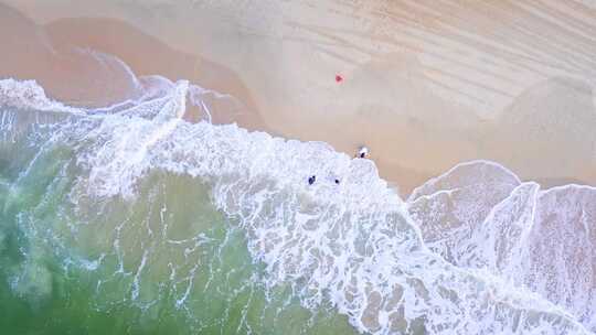 海浪沙滩海浪拍打沙滩航拍素材