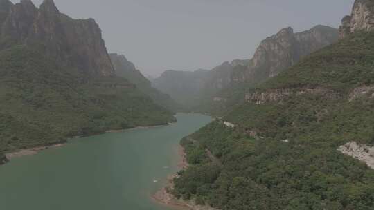 河南焦作云台红石峡瀑布茱萸峰山峰景区航拍