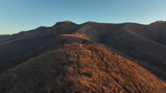 自然风光视频中国西部逆光高原湖泊高山阳光